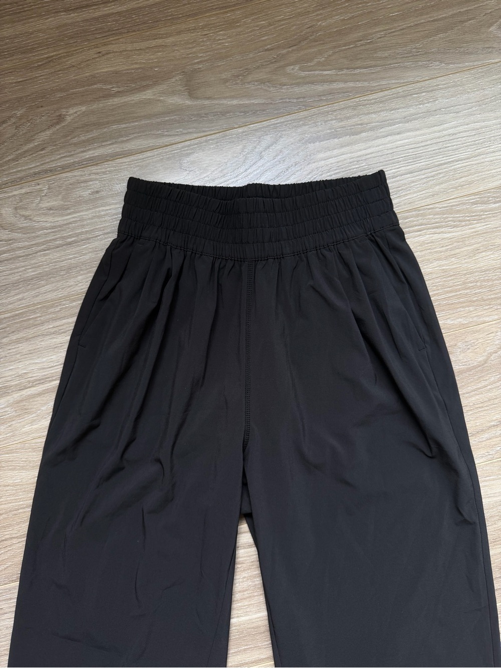 Vuori Women’s Villa Ankle Pant in Black Sz XS EUC - Picture 4 of 6